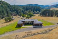 Lakefront Property for sale in Yamhill County, Oregon