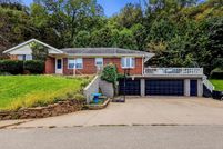 House for sale in Dubuque County, Iowa