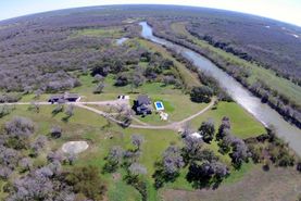 Farm and Ranch in Live Oak County, Texas