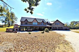 Farm and Ranch in Carroll County, Tennessee
