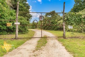 Farm and Ranch in Limestone County, Texas