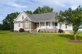 Farm and Ranch in Suffolk City County, Virginia