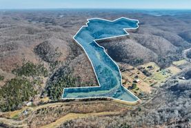 Farm and Ranch in Jackson County, Tennessee