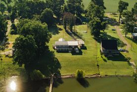 Farm and Ranch in Warren County, Mississippi
